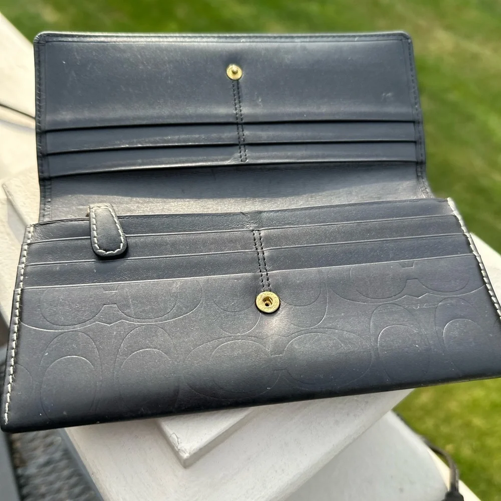 Vintage Coach Bi-Fold Embossed Leather Wallet